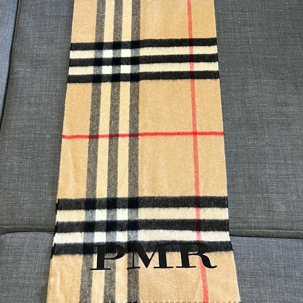 Burberry Classic Check Cashmere Scaf